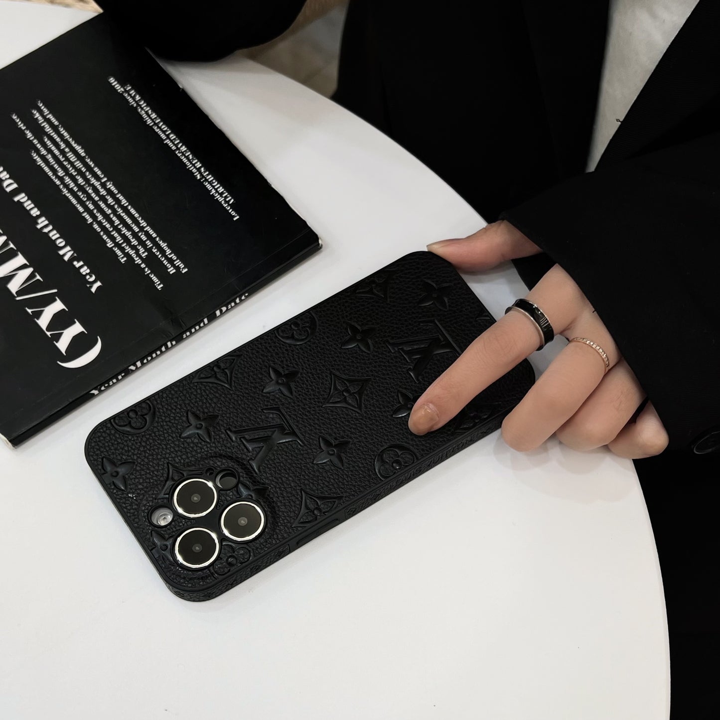 LV phone case_Stability and Texture