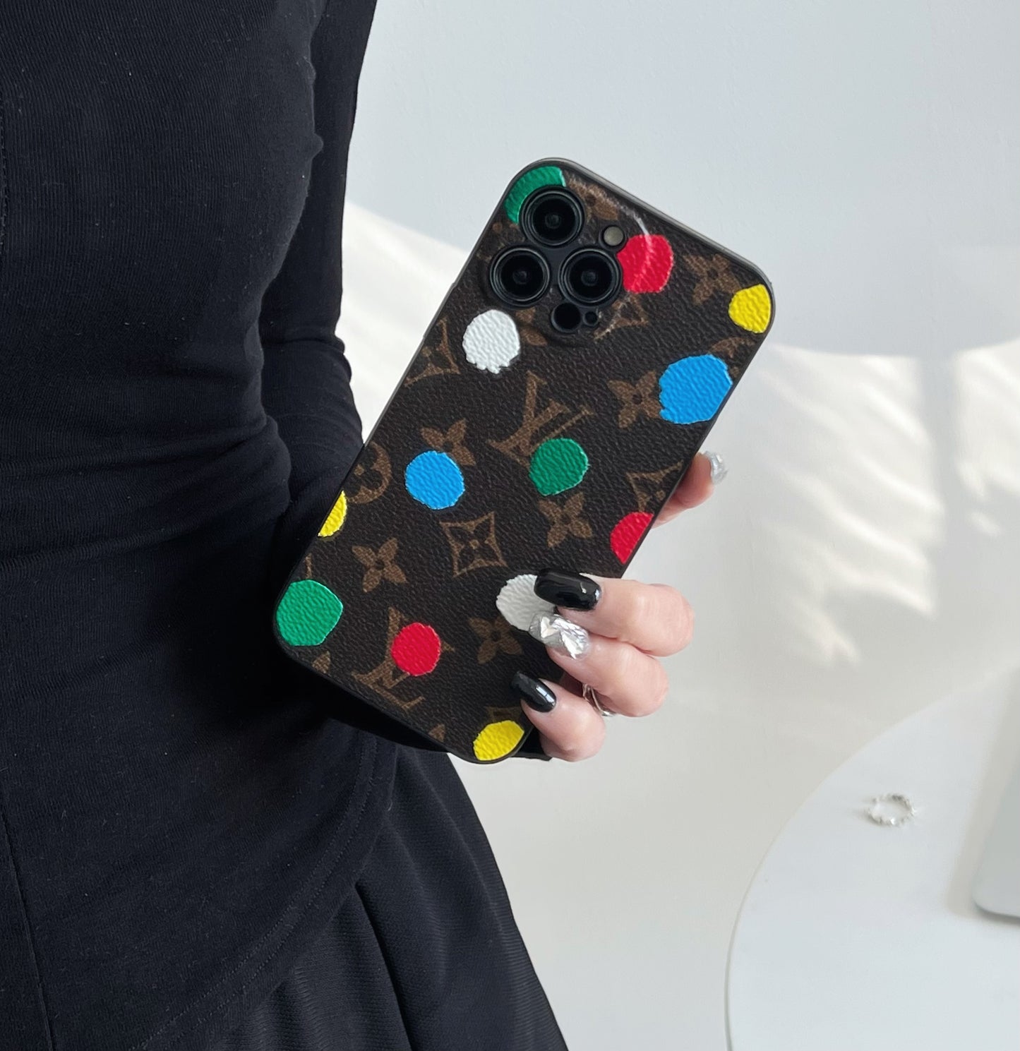 Yayoi Kusama_Louis Vuitton iPhone case