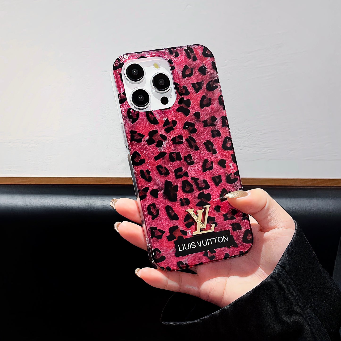 LV iPhone case-Leopard print LV iPhone 16 case